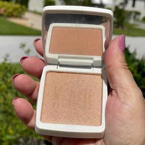 KAB COSMETICS Pressed Glow Powder Highlighter In Bronzed Babe